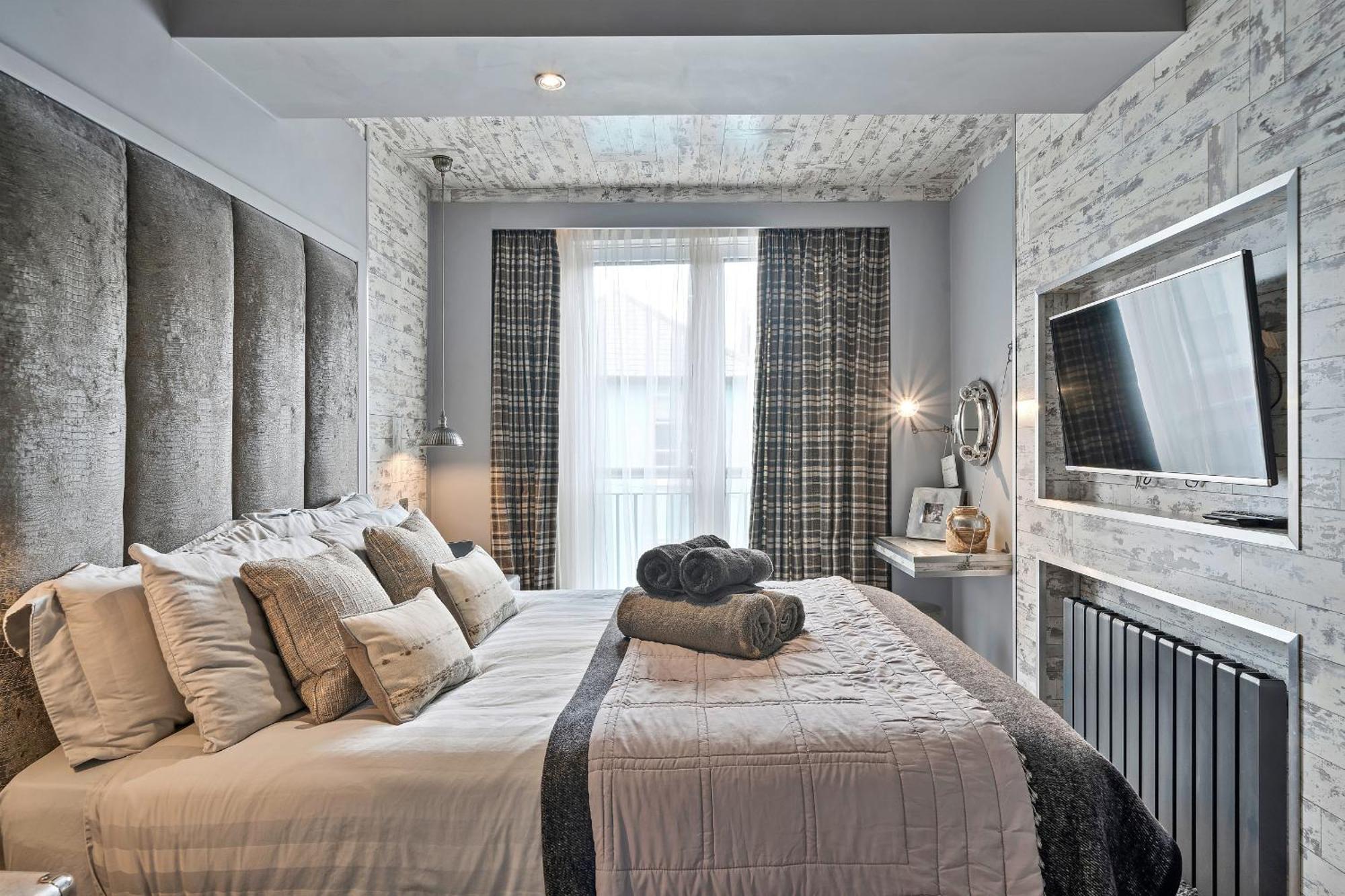 Finest Retreats - The Old Library